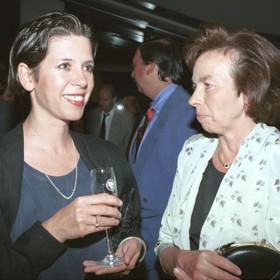 V roce 1993 s Livií Klausovou. Volila černou, tmavě modrou a decentní doplněk. Už tehdy byla součástí stylingu výrazná rtěnka.