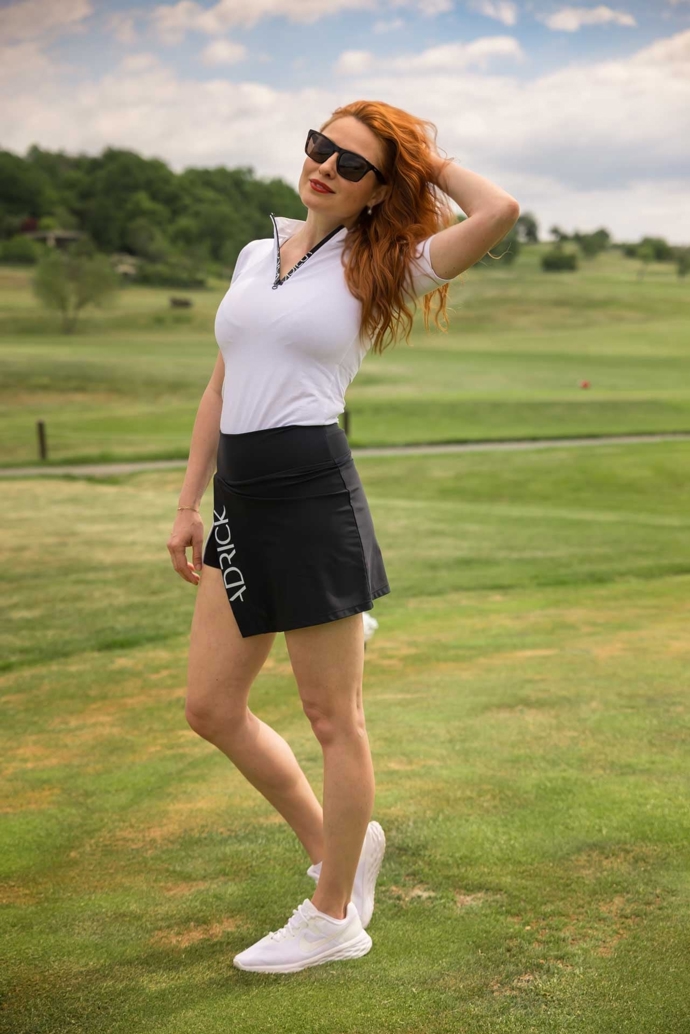 Romana Pavelková na greenu.