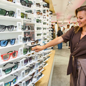 Inna Puhajková zavítala na akci známé oční optiky.