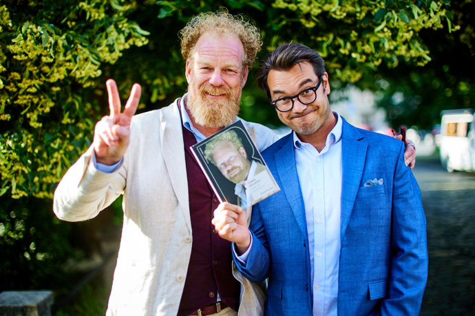 Tomáš Sedláček s Michaelem Rozsypalem a jejich novou knihou.