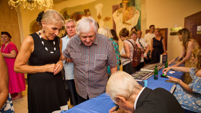 FOTO: Václav Ševčík s partnerkou na křtu knihy George Suchánka.