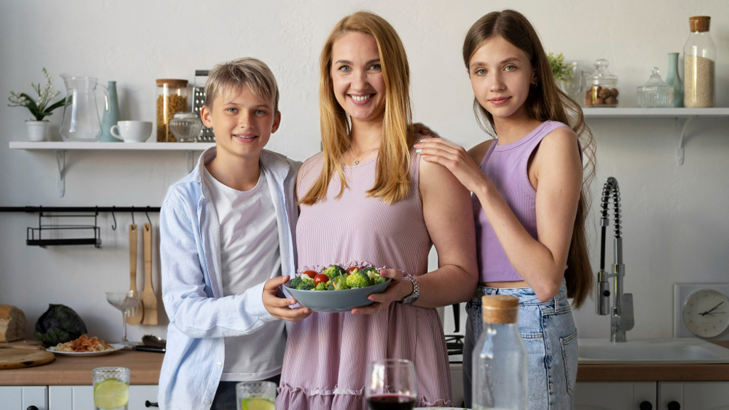 Společné večeře s dětmi vedou k nižšímu riziku návykového chování Společné večeře s dětmi vedou k nižšímu riziku návykového chování