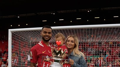 FOTO: Cody Gakpo se svou partnerkou a synem.