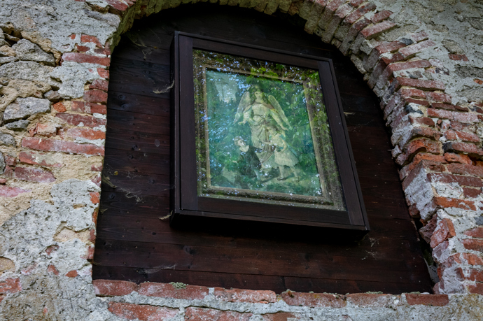 Svatý obrázek je na původní zdi kostela