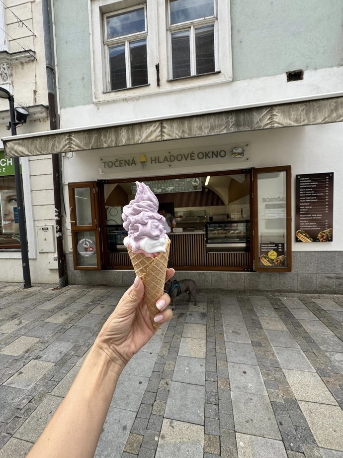 Točená zmrzlina z hladového okna je podle Evy vždycky dobrý nápad.