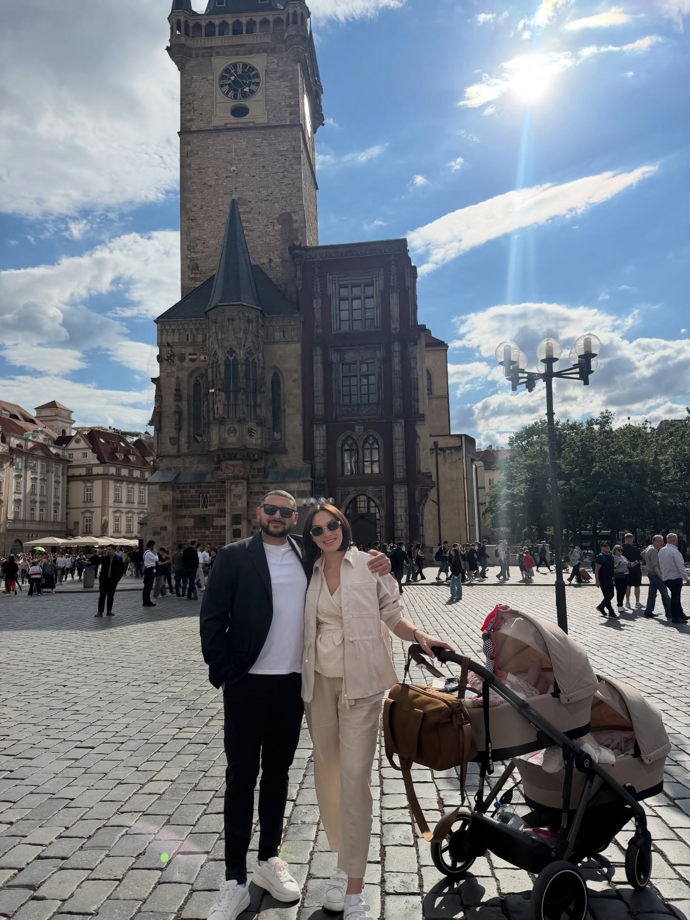 S partnerem Eddiem vyrazili také do centra Prahy.