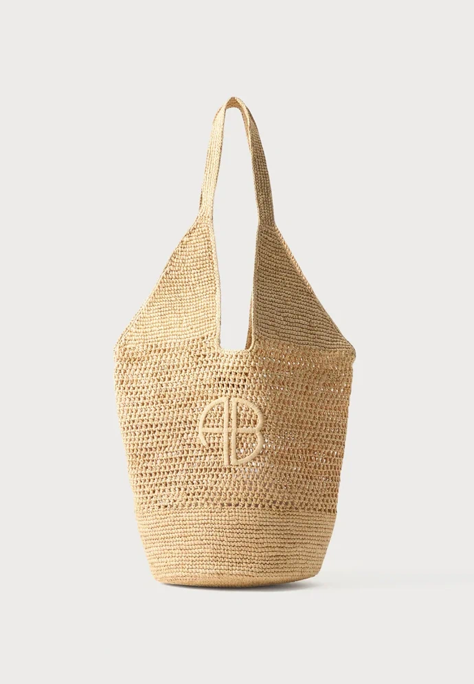 Kabelka Anine Bing, 8 160 Kč, prodává Zalando Kabelka Anine Bing, 8 160 Kč, prodává Zalando