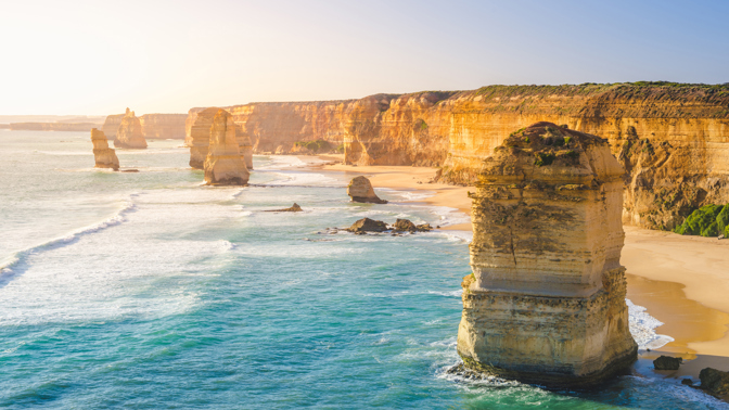 Austrálie

Na Austrálii jsou nejlepší tvorové, kteří tam žijí - od koal až po ježury. Southern Ocean Lodge na Klokaním ostrově nabízí krásné panorama jihozápadního pobřeží a dá se odtamtud vyrazit na návštěvu hned několika národních parků. V Austrálii je nejtepleji od prosince do února.
