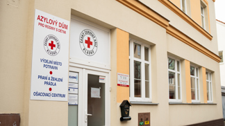 Když se člověk ocitne v nouzi, rozhodují i zdánlivé maličkosti. V Kladně teď mohou rodiny využívat nové hygienické centrum