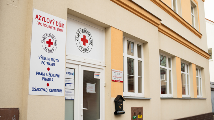 Na rekonstrukci čekali mnoho let. Rodinám v nouzi v Kladně teď pomůže nové hygienické centrum