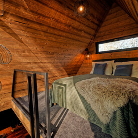Les, voda, ticho, světýlka: Glamping Babákov se objeví uprostřed přírody jako kouzlem a vám už se odtud nebude chtít odjet