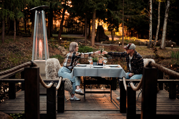 Les, voda, ticho, světýlka: Glamping Babákov se objeví uprostřed přírody jako kouzlem a vám už se odtud nebude chtít odjet Les, voda, ticho, světýlka: Glamping Babákov se objeví uprostřed přírody jako kouzlem a vám už se odtud nebude chtít odjet