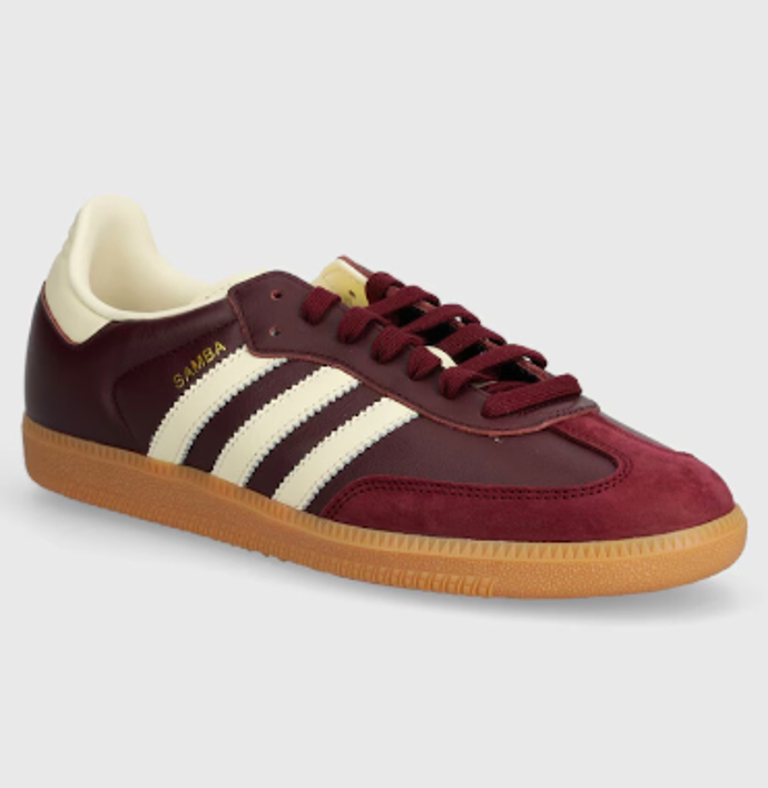 Bordó tenisky Adidas, 2899 Kč, prodává Answear