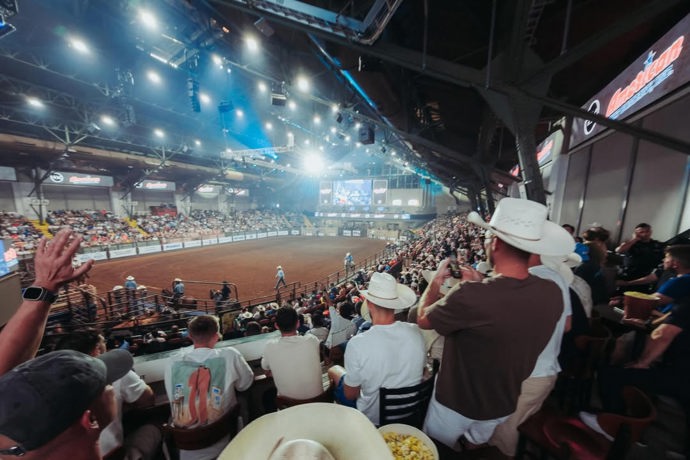 Čeští fotbalisté vyměnili kopačky za kovbojské klobouky a vyrazili na tradiční americké rodeo.