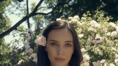 FOTO: Charlotte Gott drží laťku proklatě vysoko.