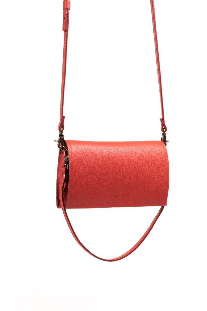 .about leather., 4600 Kč