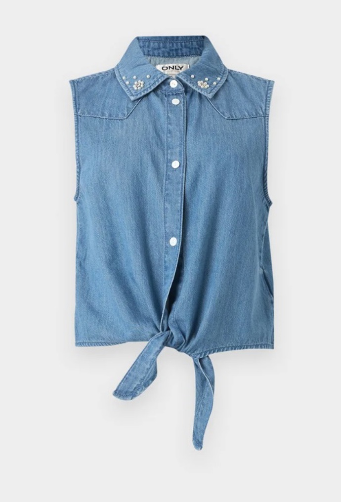 Levné kousky z denimu, které jsou ideální na letní dny. Zdaleka nejde jen o džíny