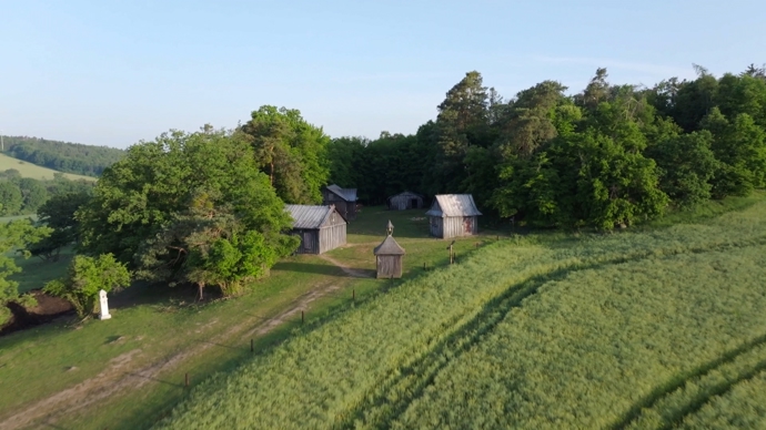 Tady budou farmáři žít a pracovat.