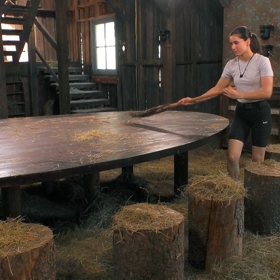 Farmáři se pustili do práce.