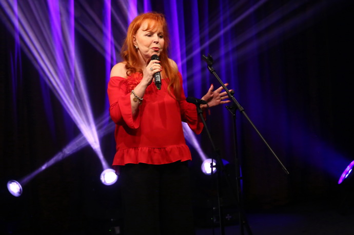 Marcela si vždy ráda vezme mikrofon do ruky Marcela si vždy ráda vezme mikrofon do ruky