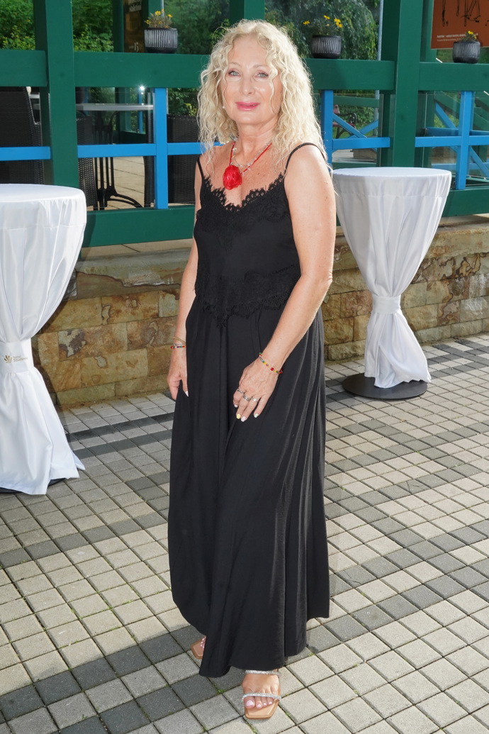 Světlana Nálepková zvolila velmi ženský look.