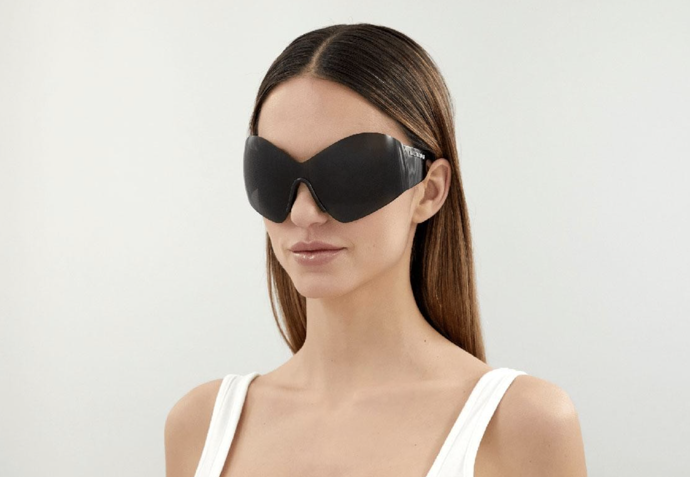 Futuristické Balenciaga, 5990 Kč, prodává Eyerim