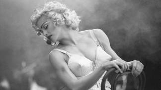 Madonna se nebojí vlasových experimentů a umí šokovat: Připomeňte si její ikonické proměny od 80. let do dneška Madonna se nebojí vlasových experimentů a umí šokovat: Připomeňte si její ikonické proměny od 80. let do dneška