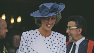 Módní styl princezny Diany funguje i dnes. Inspirujte se v roce 2026 jejím letním outfitem s puntíky a oblečte si podobný Módní styl princezny Diany funguje i dnes. Inspirujte se v roce 2026 jejím letním outfitem s puntíky a oblečte si podobný