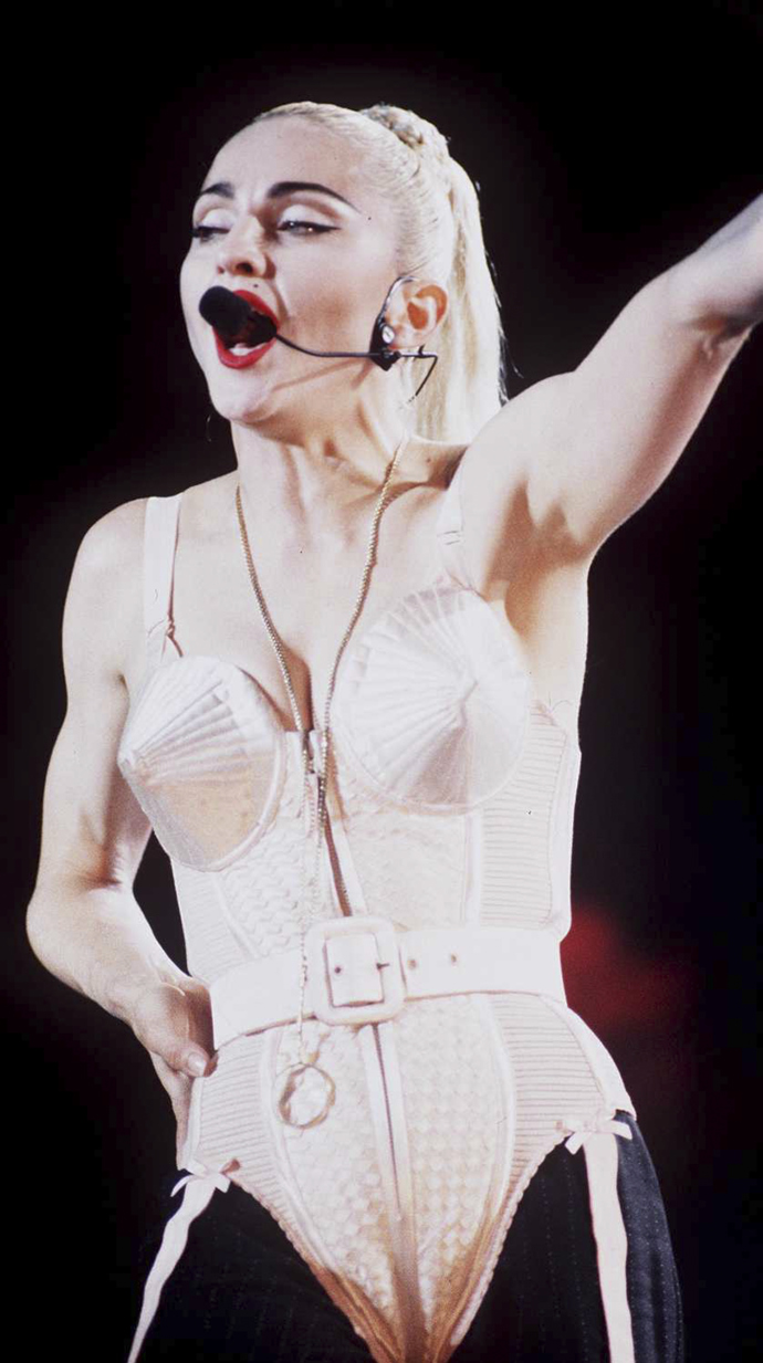 Madonna se nebojí vlasových experimentů a umí šokovat: Připomeňte si její ikonické proměny od 80. let do dneška Madonna se nebojí vlasových experimentů a umí šokovat: Připomeňte si její ikonické proměny od 80. let do dneška