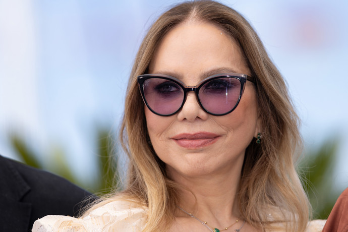 Herečka Ornella Muti v kočičích obroučkách Guess