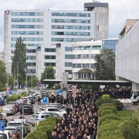 Odbory varují, že nové návrhy mohou ČT připravit o 1,4 miliardy korun a způsobit její insolvenci.