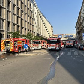 Požár hotelu v Hybernské ulici.