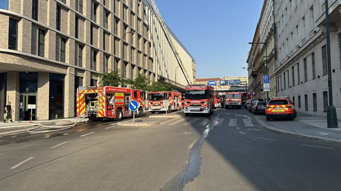 Požár hotelu v Hybernské ulici.