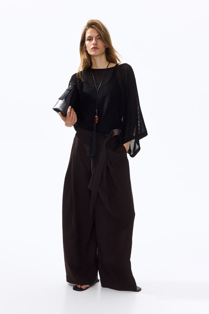 Volný top, H&M, 439 Kč