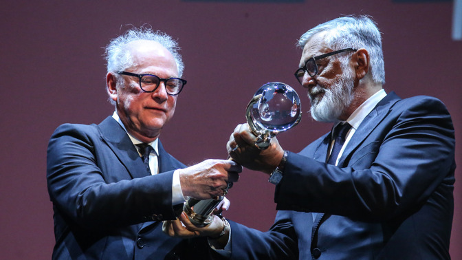 Kvíz: Pompézní šaty, narozeniny, hollywoodské hvězdy. Znáte nejen legendární okamžiky filmového festivalu v Karlových Varech? Kvíz: Pompézní šaty, narozeniny, hollywoodské hvězdy. Znáte nejen legendární okamžiky filmového festivalu v Karlových Varech?