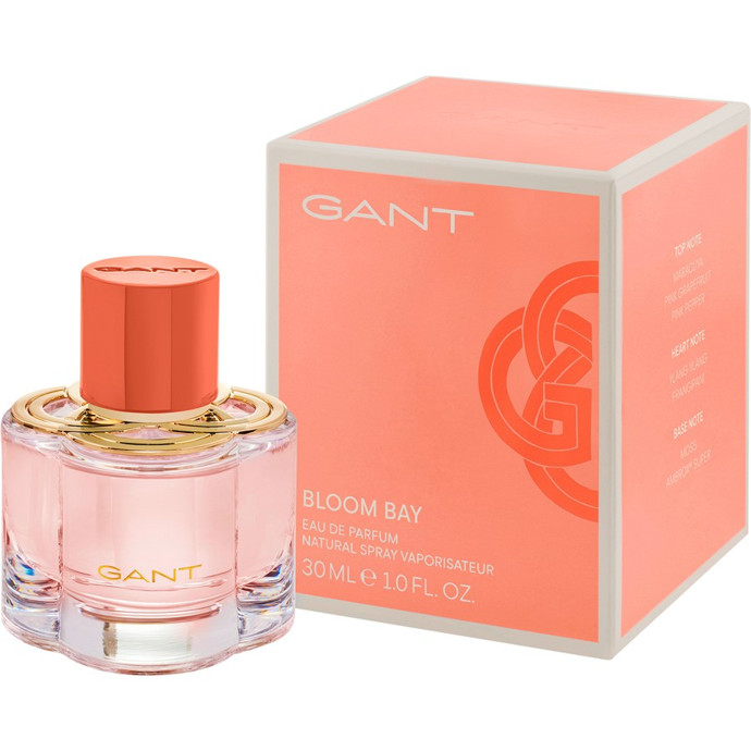 Parfémovaná voda GANT Preppy Rose ve spreji zachycuje atmosféru amerického východního pobřeží v kompozici květinově-ovocné vůně. Okamžitě po nastříknutí se rozvoní hruška, grapefruit a mořské tóny, které se jasně otevírají a zajišťují svěží start do nového dne. Jak vůně postupuje, růže, jasmín a neroli se spojují a vytvářejí květinové srdce, které zprostředkovává příjemnou lehkost v každodenním životě. Cedrové, santalové a benzoinové dřevo pak tvoří hřejivý závěr, který dlouho přetrvává a dodává vůni dřevitou hloubku. Parfém stojí 2 600 Kč.