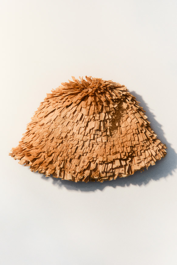 Slamák s třásněmi,  H&M, 1459 Kč