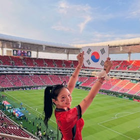 Influencerka Ino Cat se stala obětí rasismu na fotbale v Mexiku.
