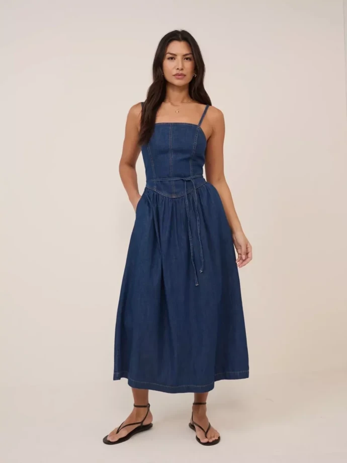 Jones Blue, 3 690 Kč, prodává Green butik Jones Blue, 3 690 Kč, prodává Green butik