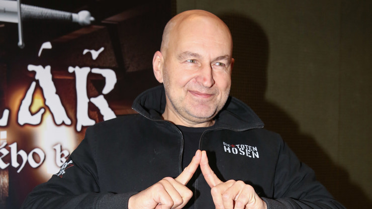 Hororový incident Lou Fanánka Hagena. Frontman Tří sester byl kousek od smrti, nehoda ho navždy poznamenala