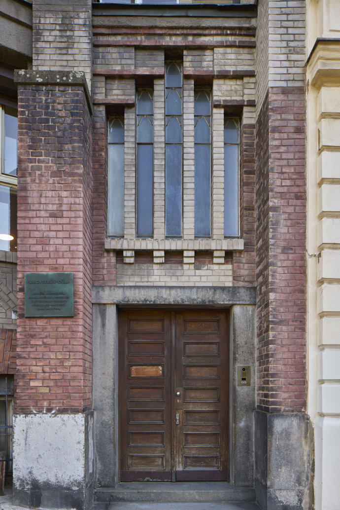 Dům, který znovu ožil. Rekonstrukce bytů v Laichterově domě citlivě navazuje na odkaz Kotěry i Janáka