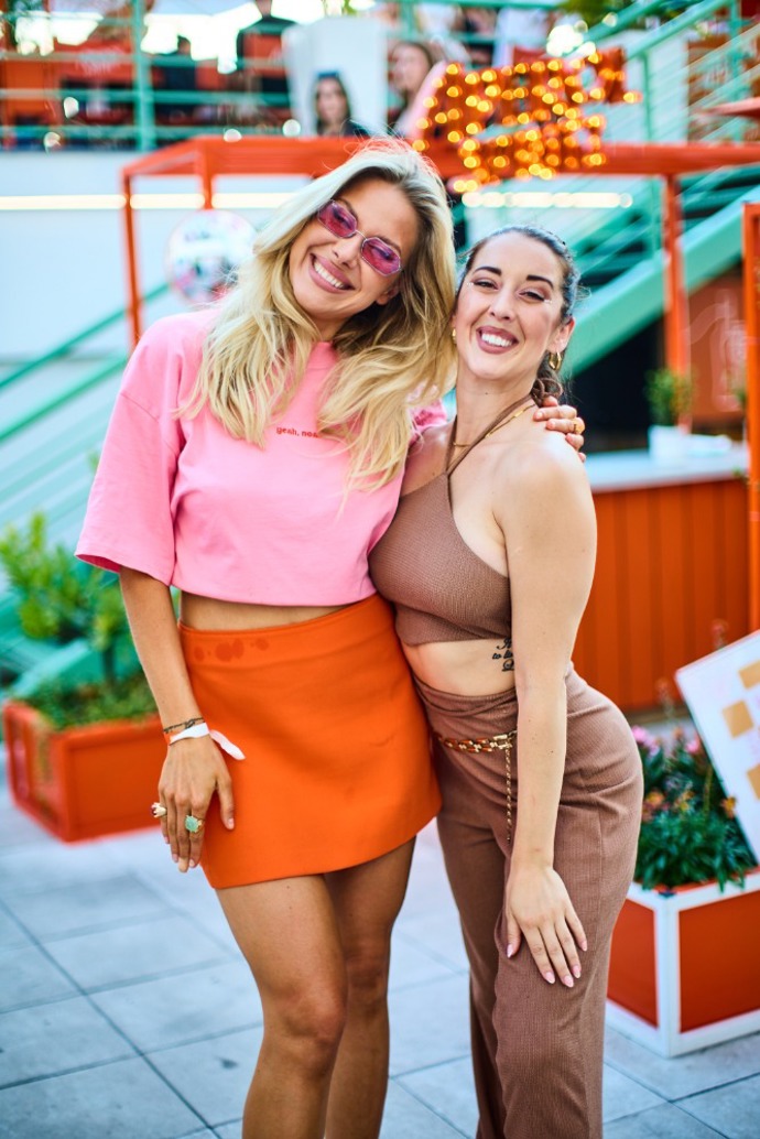 Bára ze Survivoru a Marta z Bacheloru.