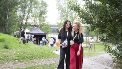 FOTO: Jitka Čvančarová spolu s Lindou Rybovou během natáčení nového filmu.