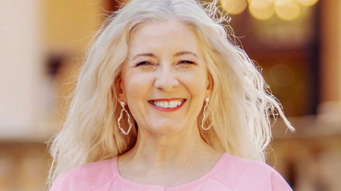 Úvodník šéfredaktorky Marianne Moniky Mudranincové: Teorie relativity v praxi