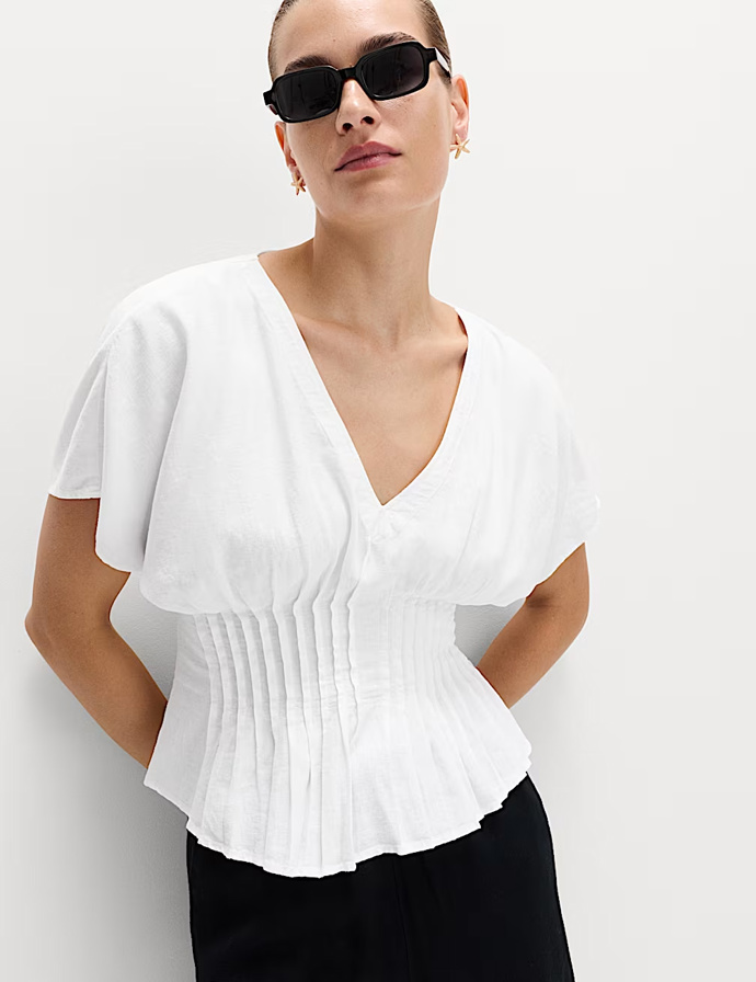 Vypasovaný top, Marks&Spencer, 1099 Kč