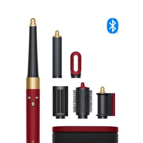 Multistyler a vysoušeč vlasů Dyson Airwrap i.d.™ Straight+Wavy v provedení Red Velvet / Gold, 11 990 Kč Multistyler a vysoušeč vlasů Dyson Airwrap i.d.™ Straight+Wavy v provedení Red Velvet / Gold, 11 990 Kč