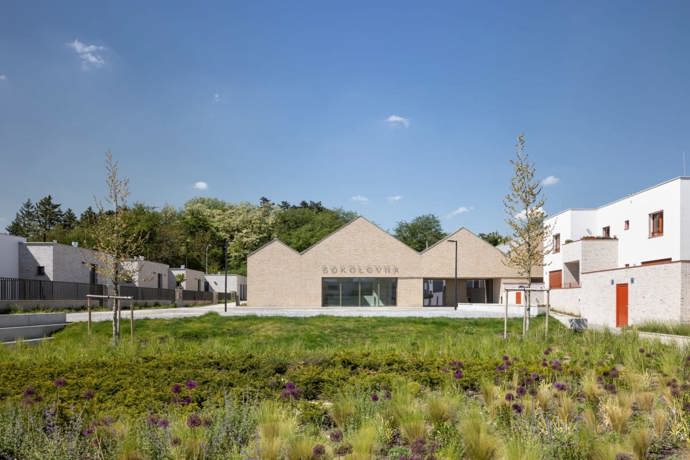 Nejdřív náměstí, školka a park. Pražská čtvrť v Lysolajích vznikala jinak než většina ostatních