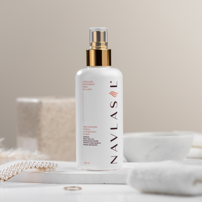 Vyživující proteinový bezoplachový sprej pro posílení, vyživení i hydrataci vlasů Navlasil, 469 Kč (200 ml) Vyživující proteinový bezoplachový sprej pro posílení, vyživení i hydrataci vlasů Navlasil, 469 Kč (200 ml)