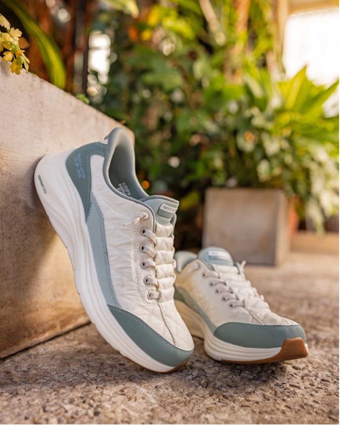 Pohodlí vašich oblíbených pantoflí, tentokrát v podobě tenisek: seznamte se se Skechers Cozy Fit™ Pohodlí vašich oblíbených pantoflí, tentokrát v podobě tenisek: seznamte se se Skechers Cozy Fit™