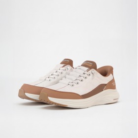 Pohodlí vašich oblíbených pantoflí, tentokrát v podobě tenisek: seznamte se se Skechers Cozy Fit™